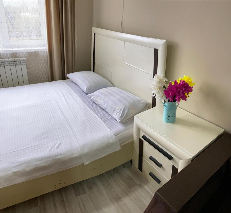 Ferienwohnung Оригинальная 1 Ком Квартира В Сердце Алматы Exterior foto