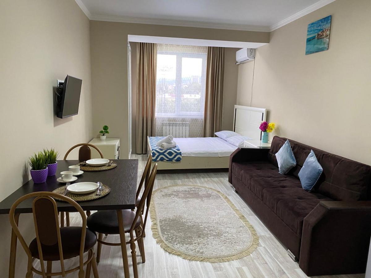 Ferienwohnung Оригинальная 1 Ком Квартира В Сердце Алматы Exterior foto