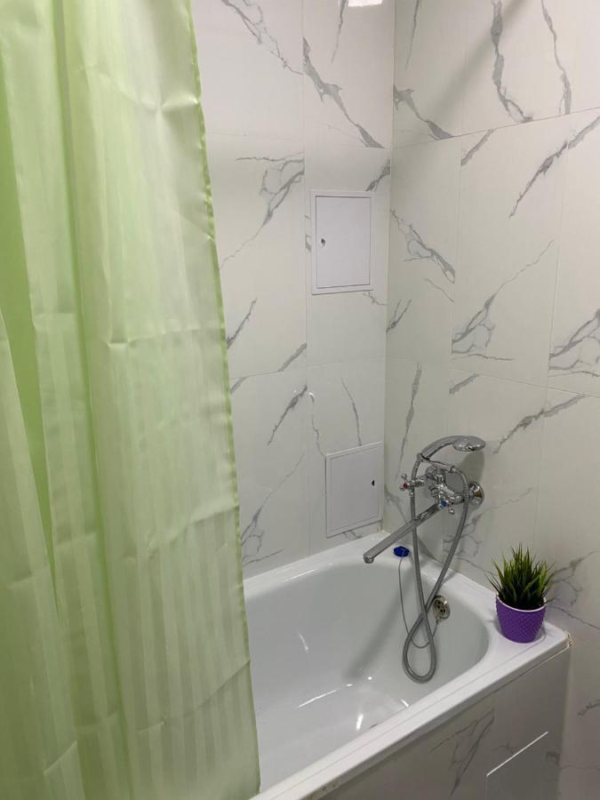 Ferienwohnung Оригинальная 1 Ком Квартира В Сердце Алматы Exterior foto